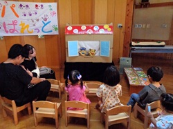 おうたを聴くようす