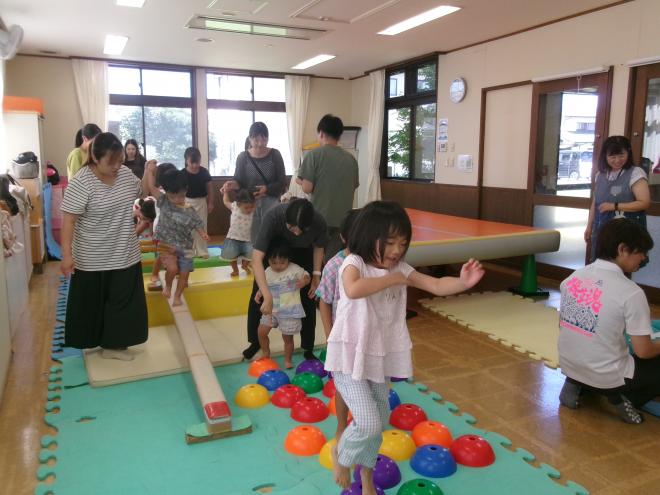 サーキット遊びをしている様子