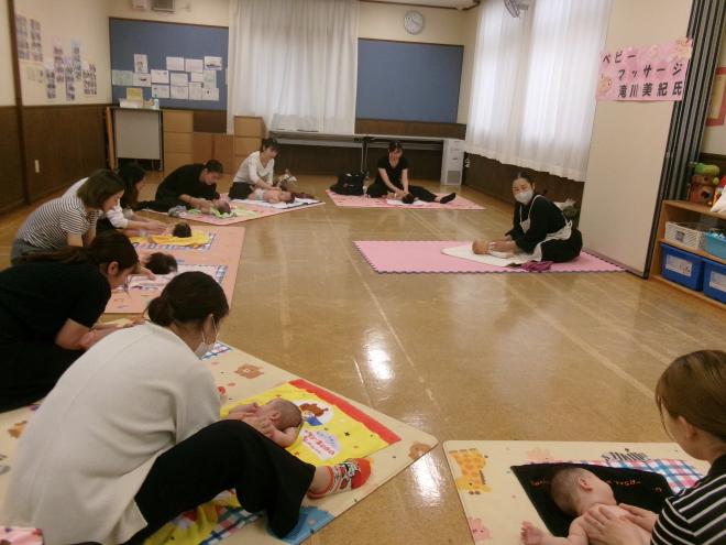 ホホバオイルを使ってマッサージ