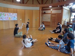 絵本の読み聞かせ