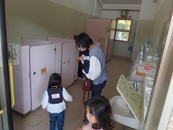 幼稚園のトイレ